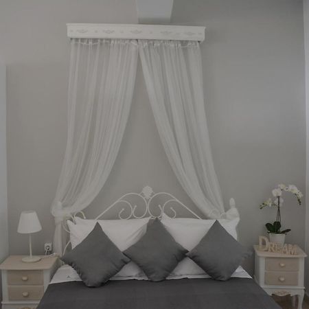 Apartament Anezinas Place Perissa  Zewnętrze zdjęcie