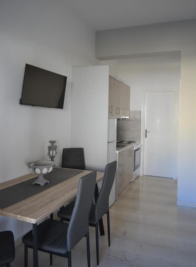 Apartament Anezinas Place Perissa  Zewnętrze zdjęcie