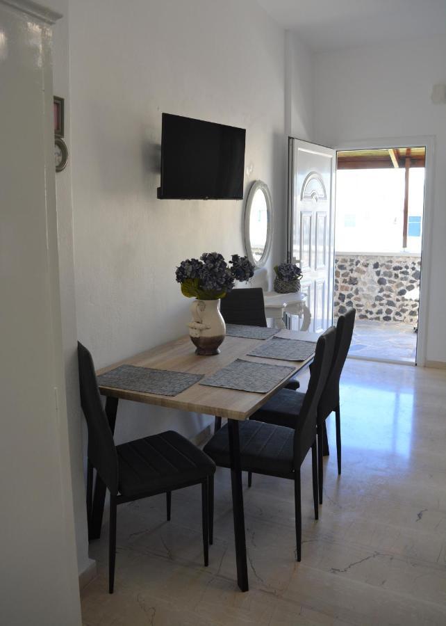 Apartament Anezinas Place Perissa  Zewnętrze zdjęcie