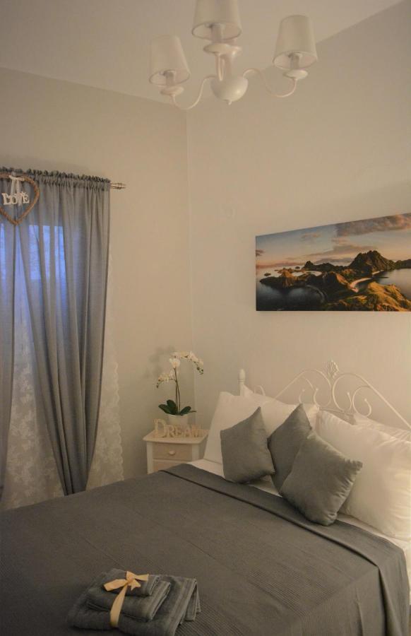 Apartament Anezinas Place Perissa  Zewnętrze zdjęcie