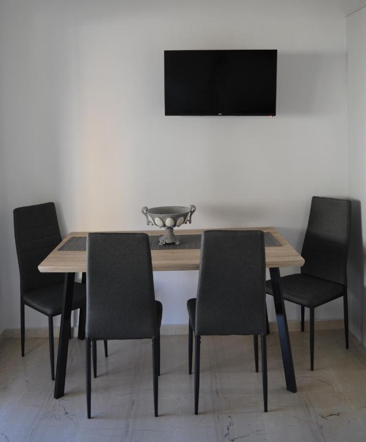 Apartament Anezinas Place Perissa  Zewnętrze zdjęcie