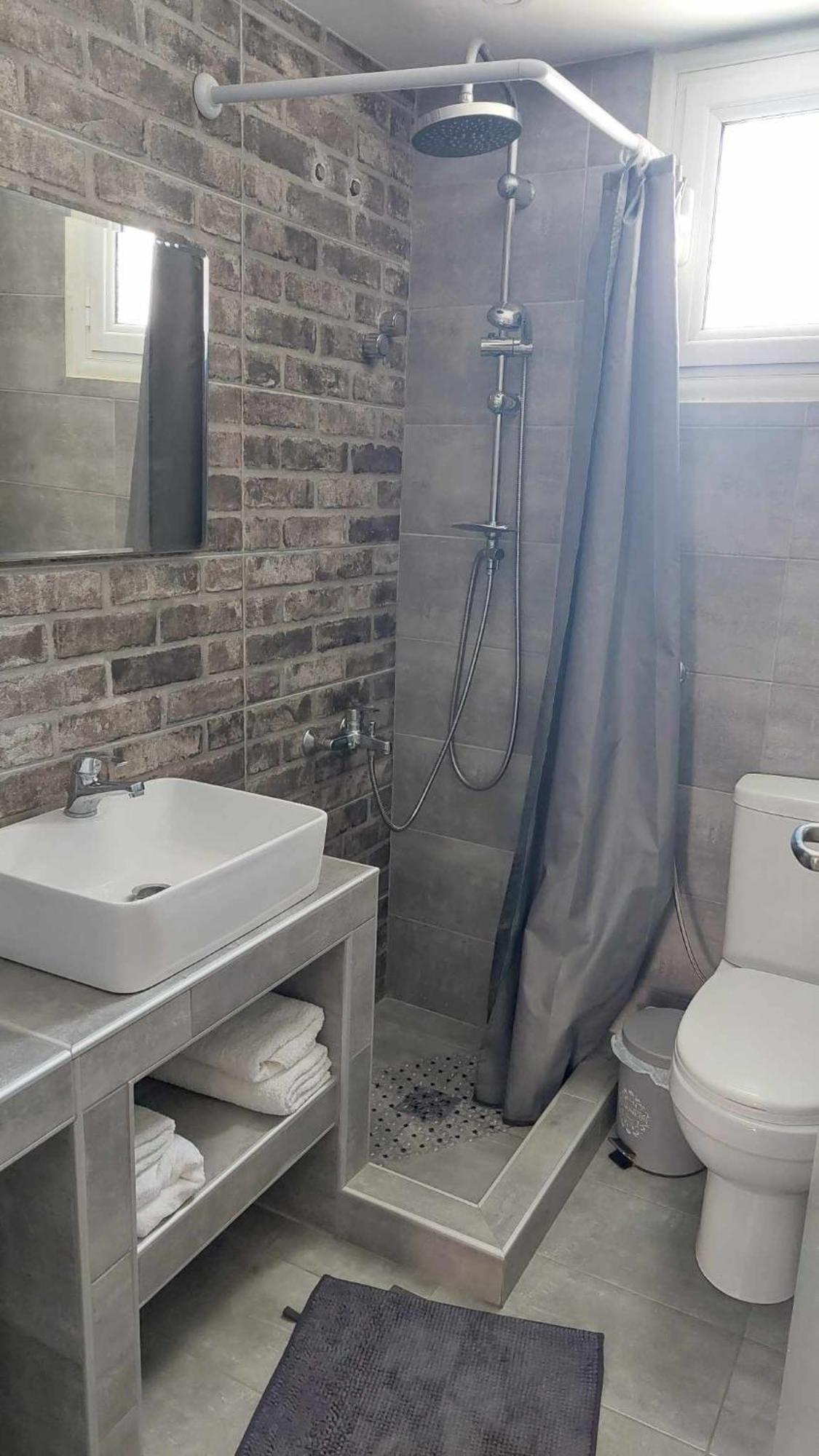 Apartament Anezinas Place Perissa  Zewnętrze zdjęcie